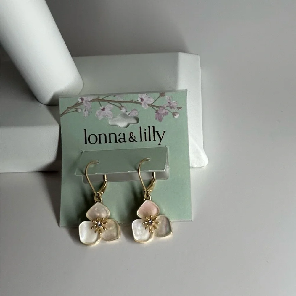 Lonna & Lilly Gold and Cream Floral Earrings